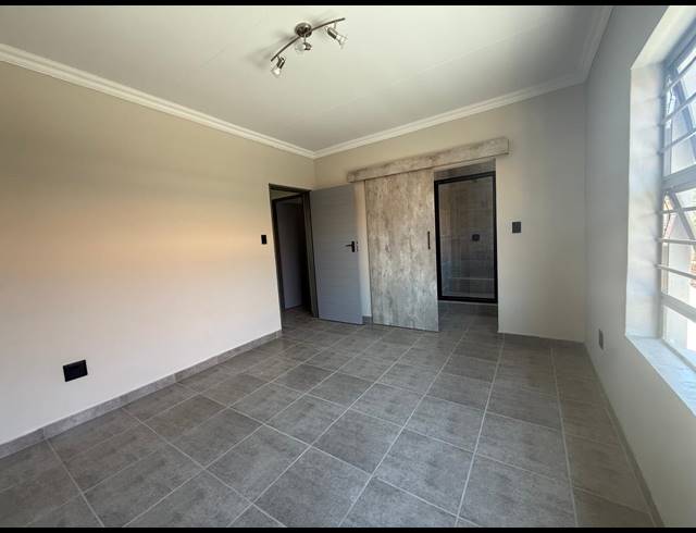 3 BEDROOM TOWNHOUSE FOR SALE IN WATERVAL EAST